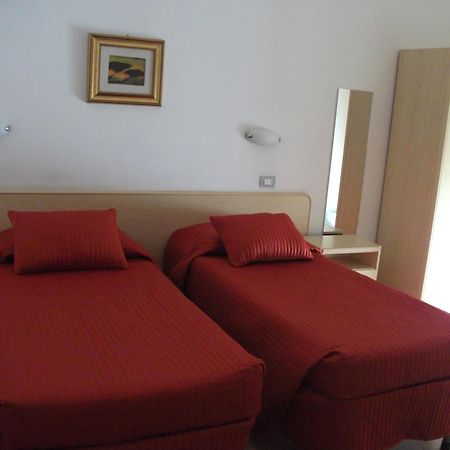 קיאנצ'נו טרמה Hotel Tirrenia מראה חיצוני תמונה